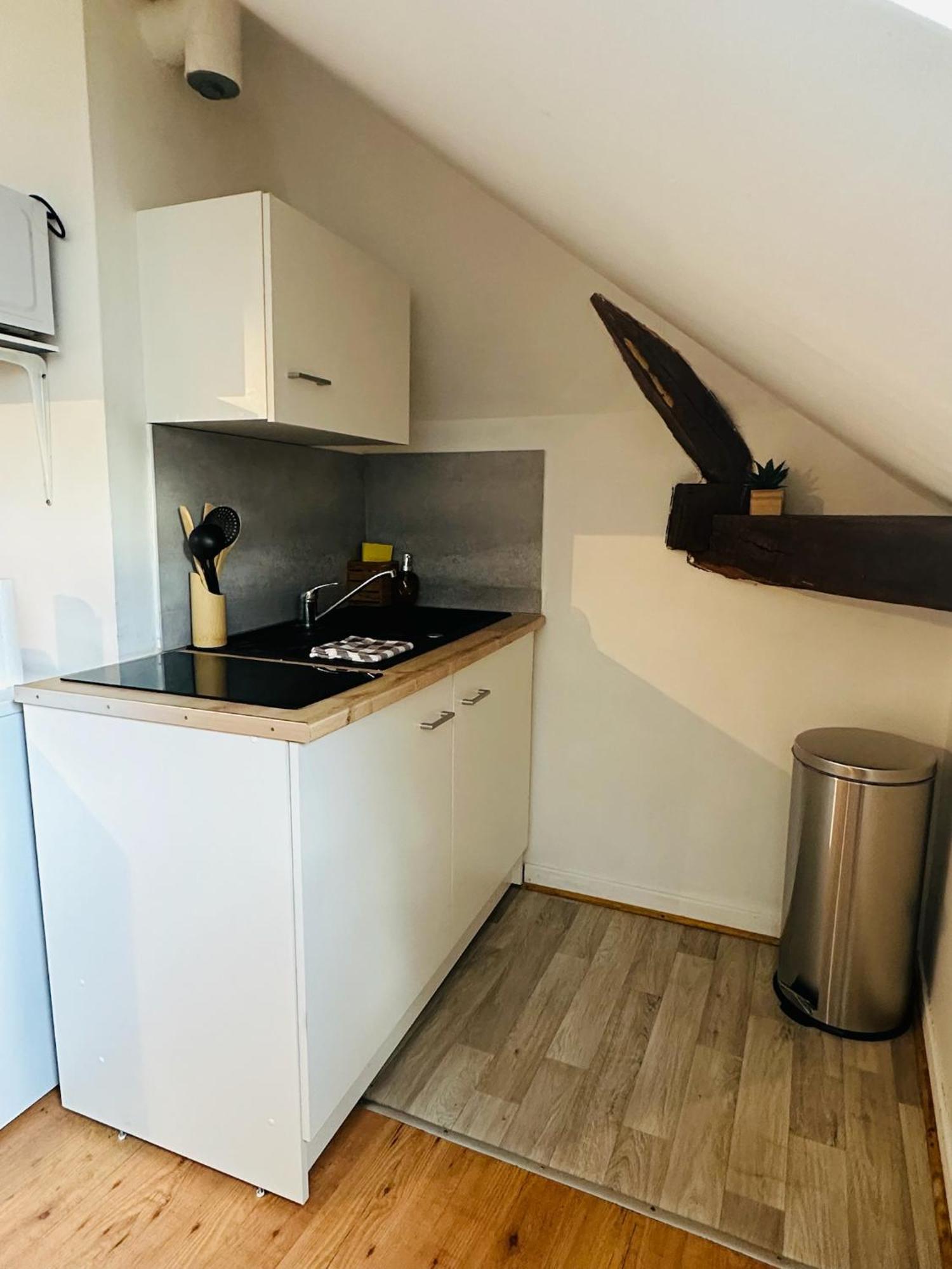 Studio 12 Proche Centre Ville Avec Wifi Parking Troyes Exterior photo